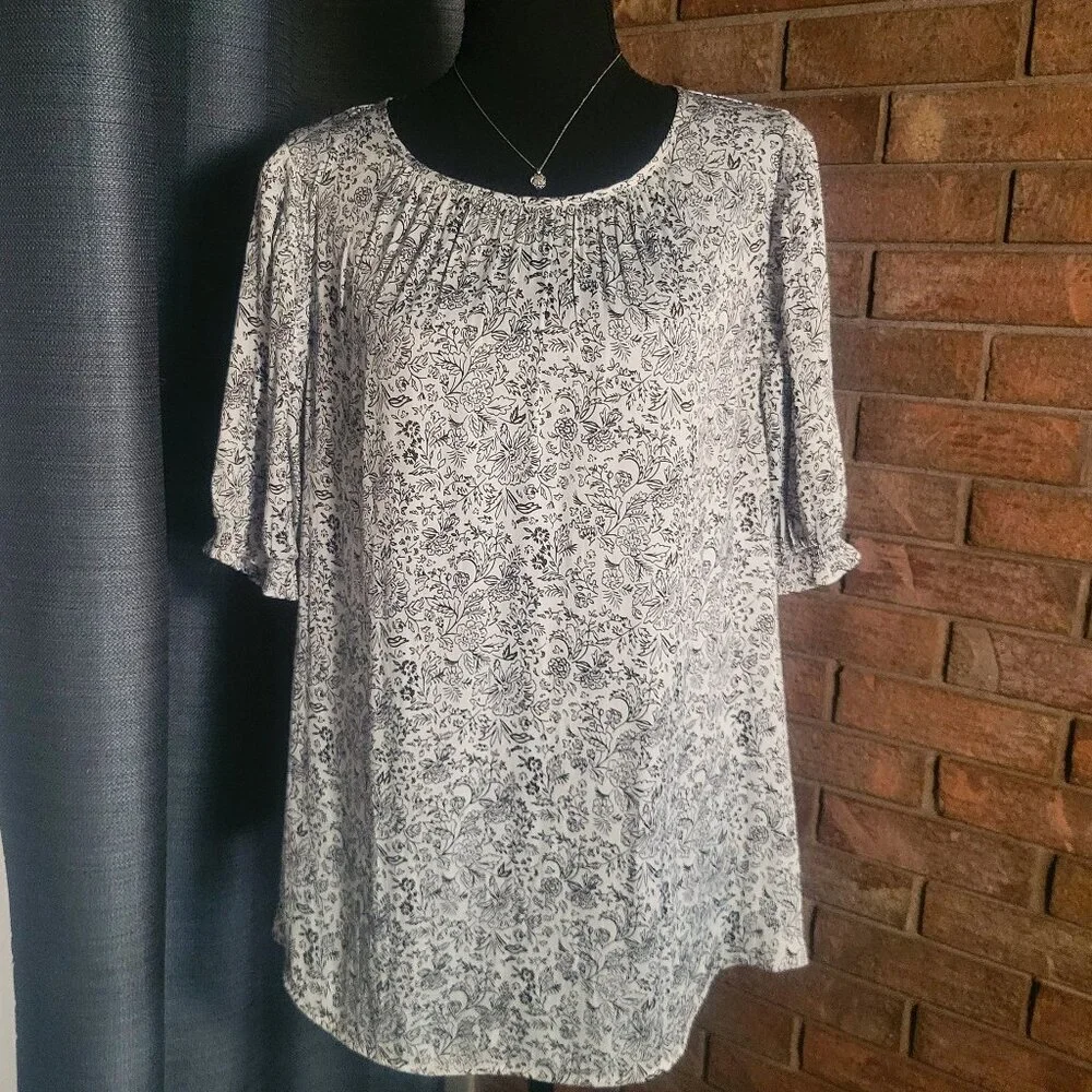 NWOT! Lane Bryant Puff-Sleeve Gathered Neck Black/White Floral Blouse - Size 14 - Picture 1 of 10